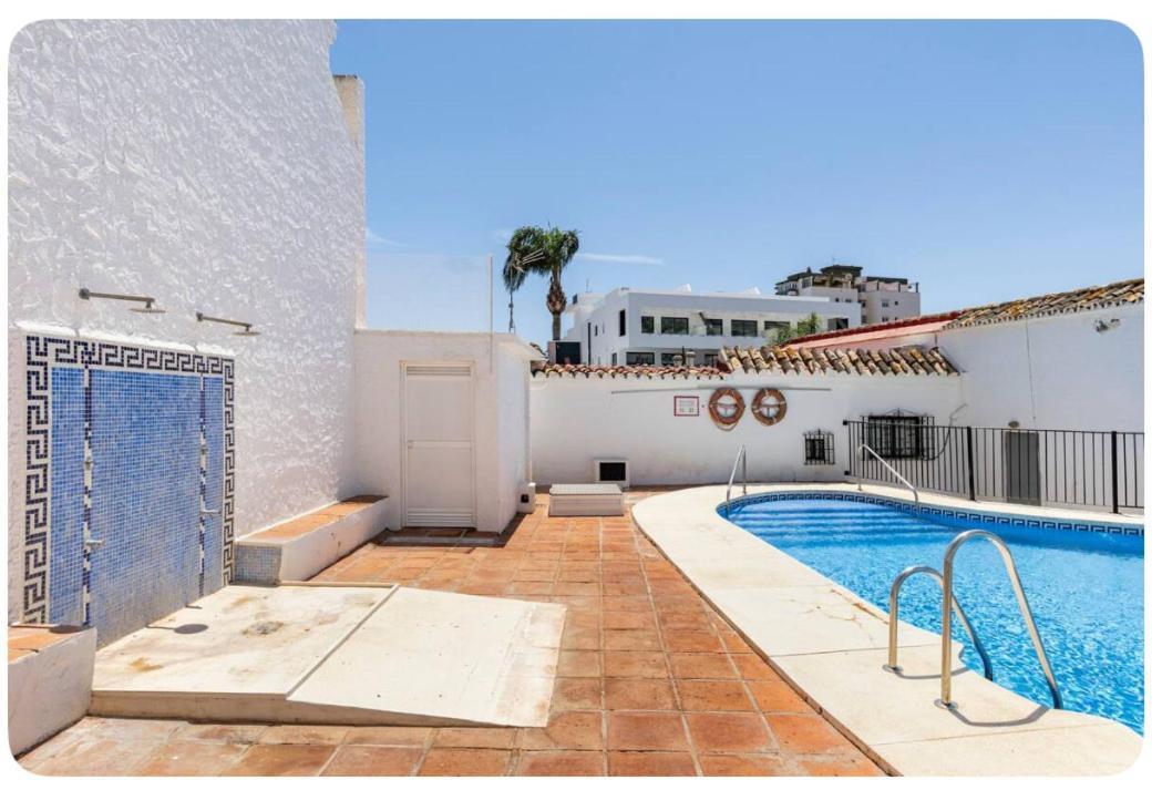 Villa La Casa En La Carihuela Playa A 4 Minutos A Pie à Torremolinos Extérieur photo