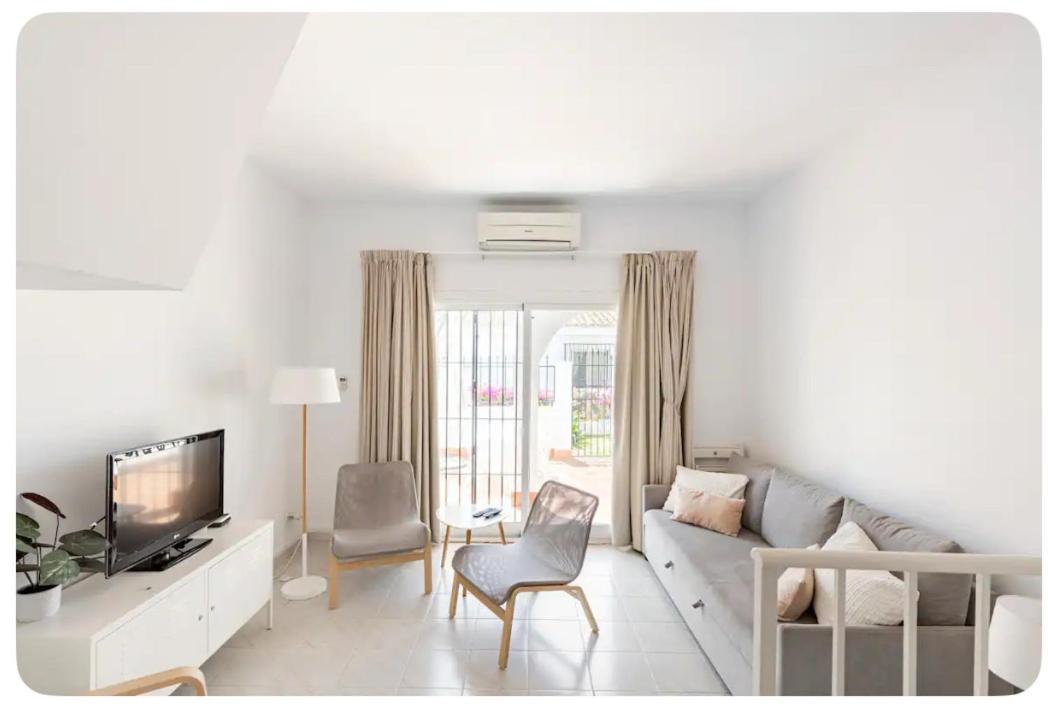 Villa La Casa En La Carihuela Playa A 4 Minutos A Pie à Torremolinos Extérieur photo